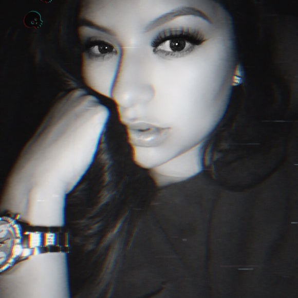 Meet your Posher, Ally - Picture 1 of 1